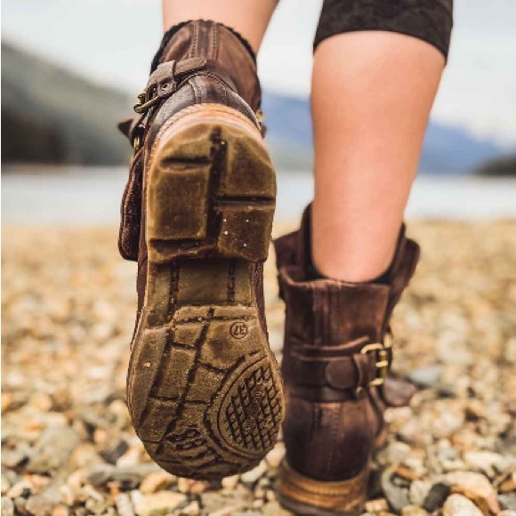 AS 98 Women’s Brown Leather Boots Sz 37, US 6-6.5 Boho Western Grunge Statement - Picture 4 of 13